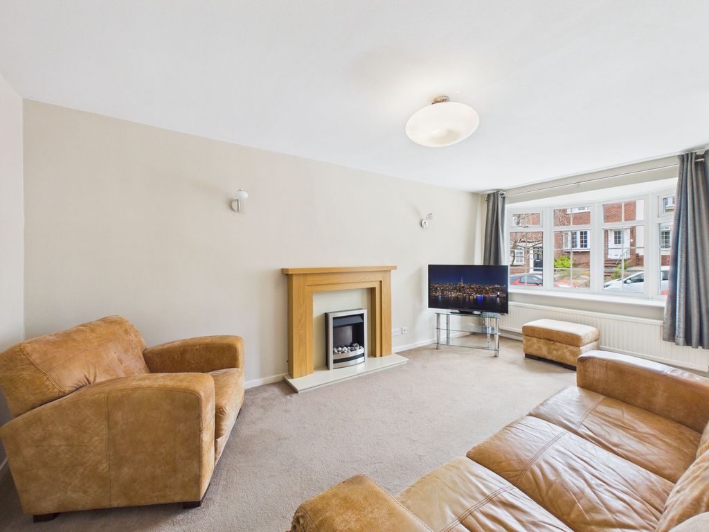 Property photo 2 of 14 Lounge