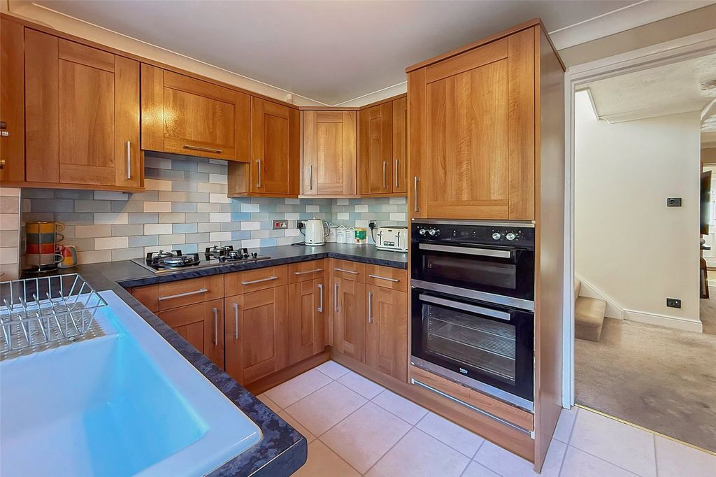 Property photo 3 of 21 Picture No. 32