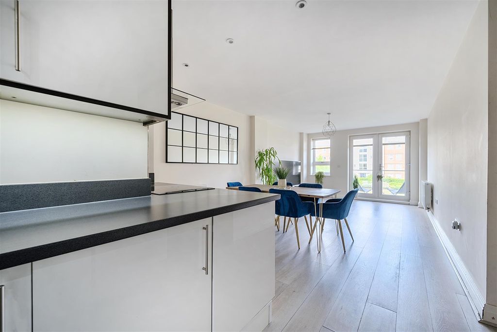 Property photo 2 of 12 Living Room