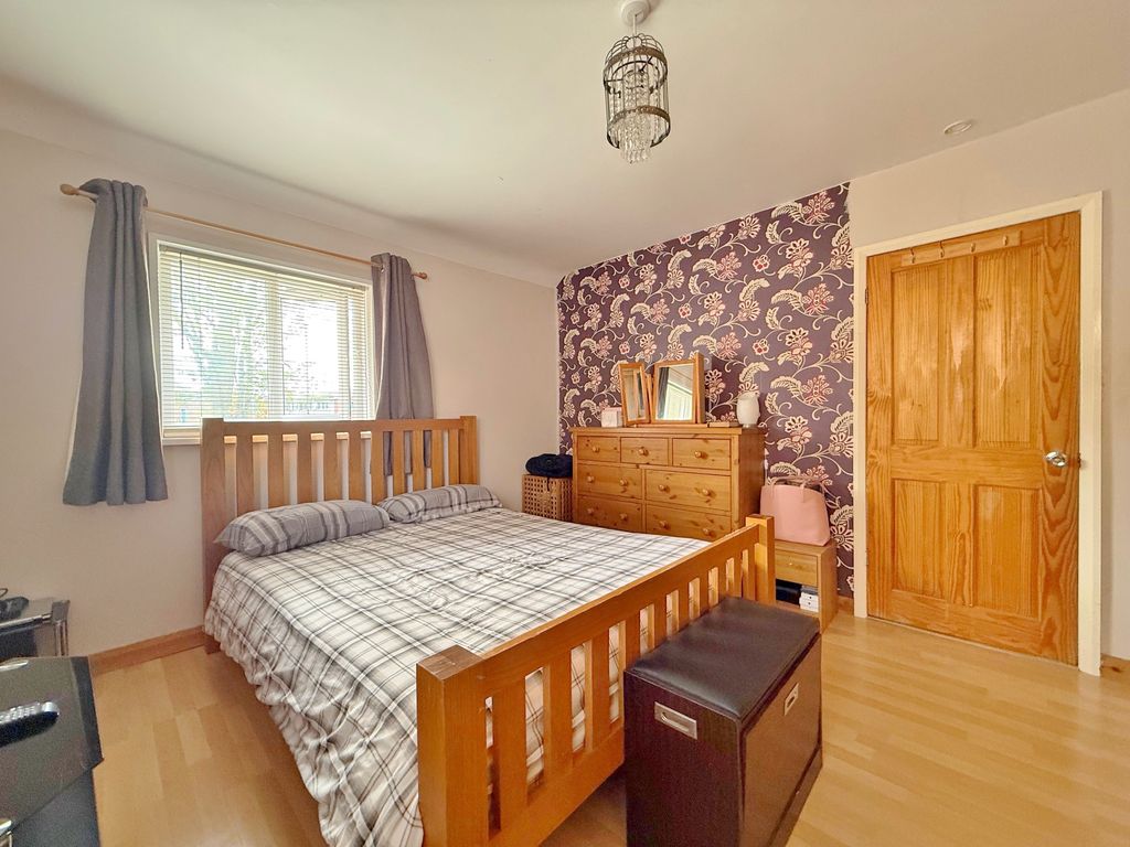 Property photo 3 of 24