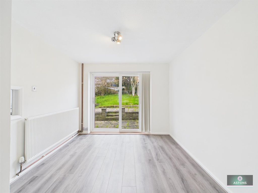 Property photo 3 of 11 Cam02067G0-Pr0227-Still004.Jpg