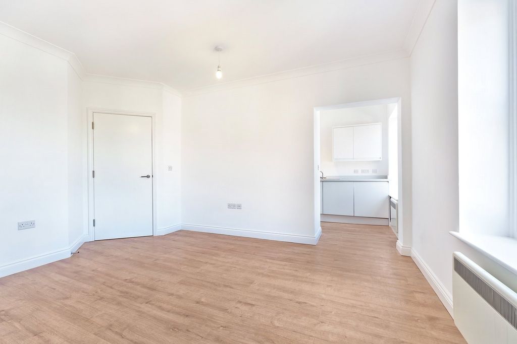 Property photo 3 of 6 Living Room