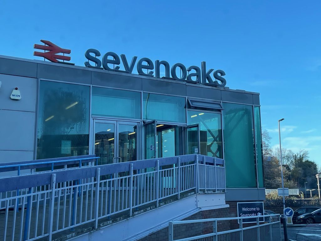 Property photo 3 of 8 Sevenoaks Station