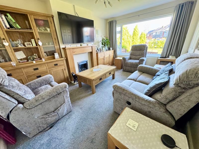 Property photo 2 of 21 Lounge