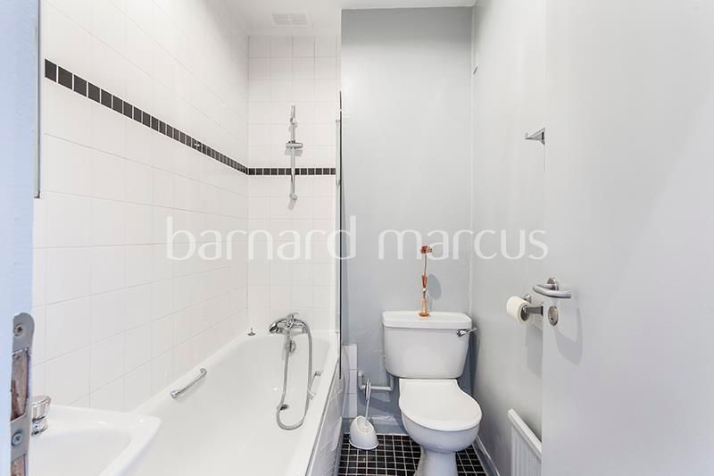 Property photo 2 of 9 Bathroom