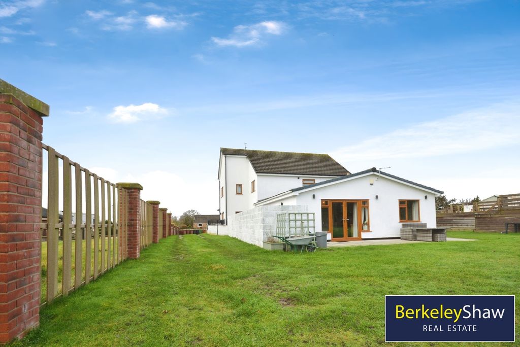 Property photo 1 of 30 External