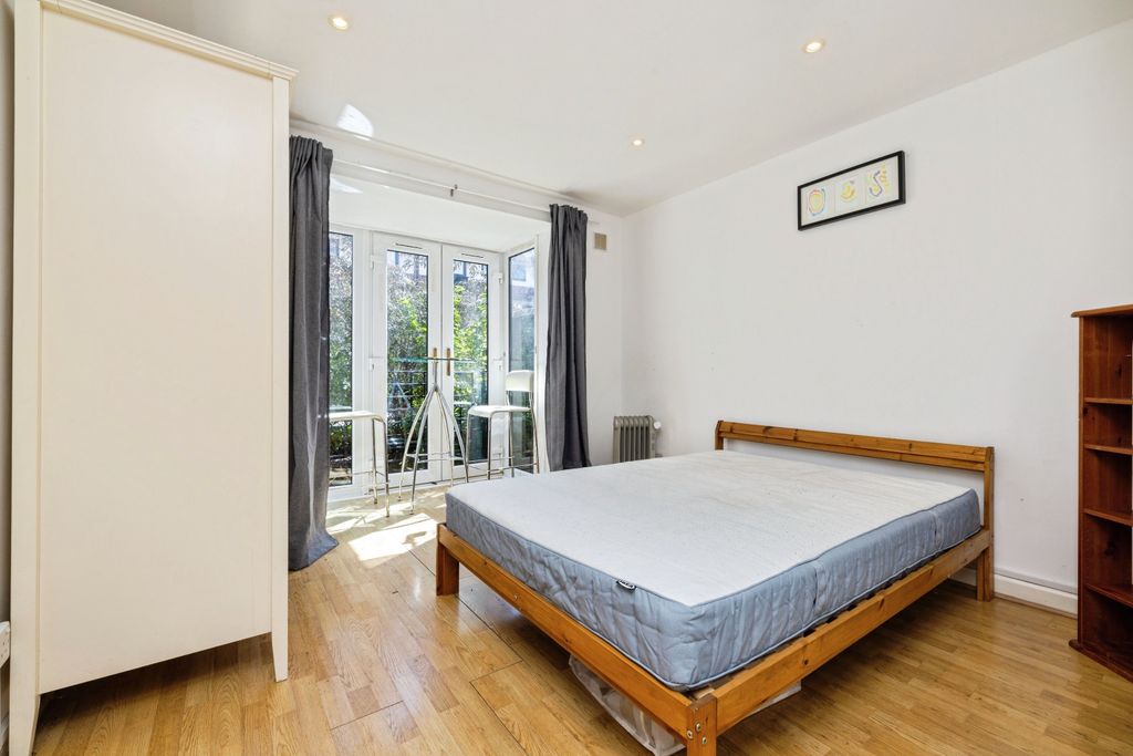 Property photo 1 of 20 Bedroom