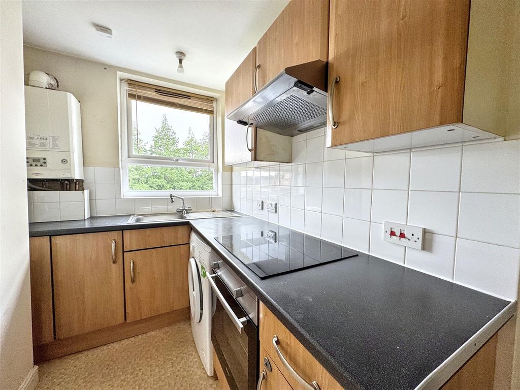 Property photo 2 of 7 Kitchen.Jpg