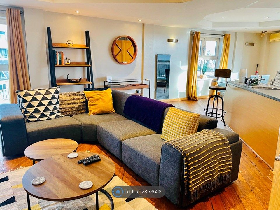 Property photo 2 of 23