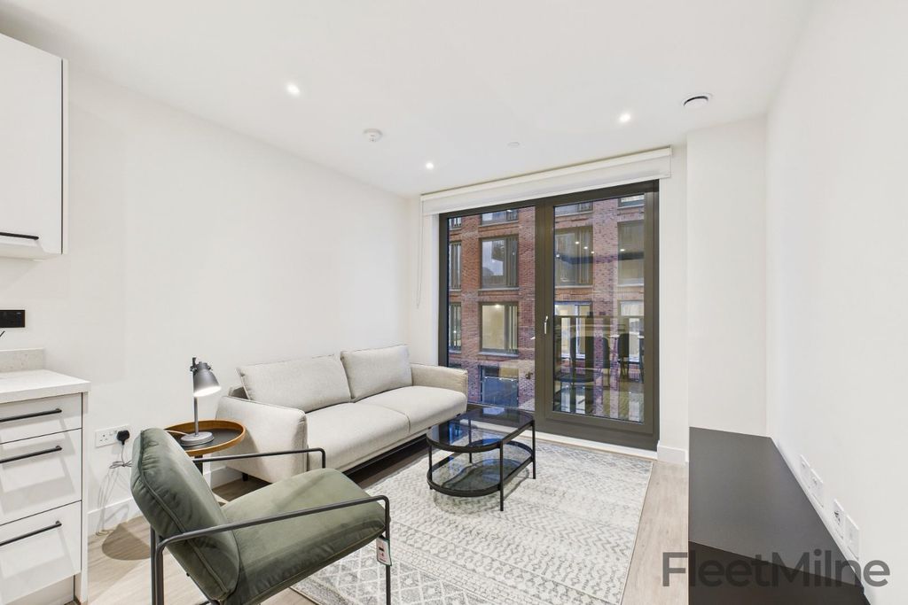 Property photo 1 of 10 Lounge/Dining Room