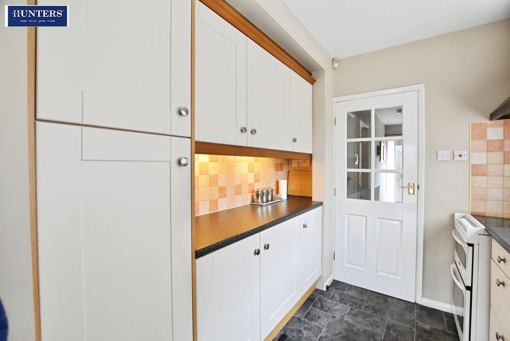 Property photo 3 of 18 Kitchen