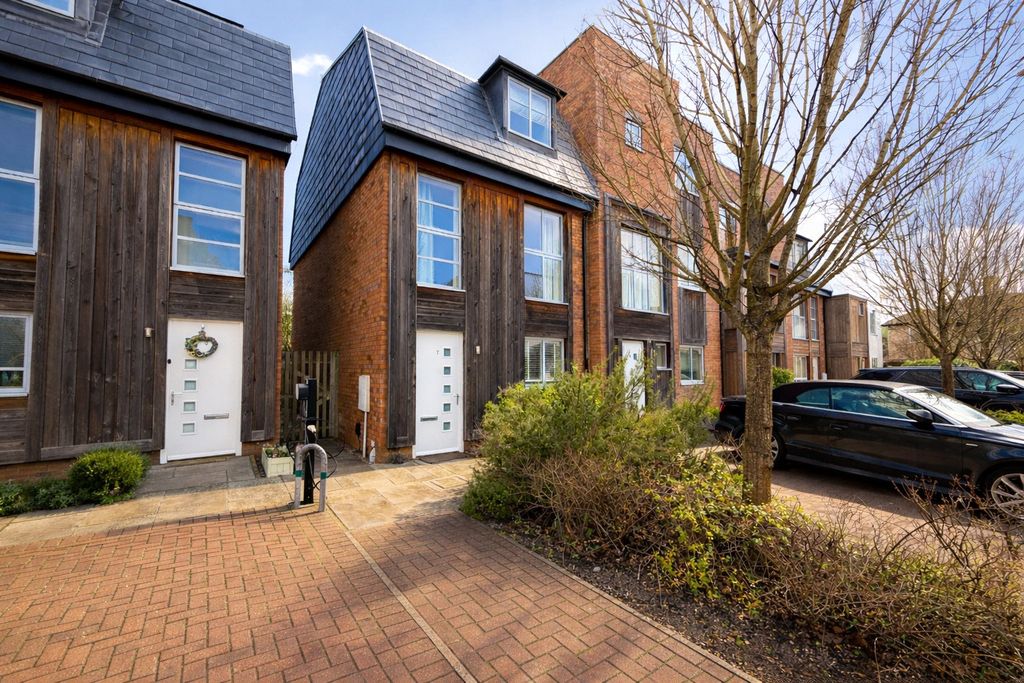 Property photo 1 of 17 Picture No. 27