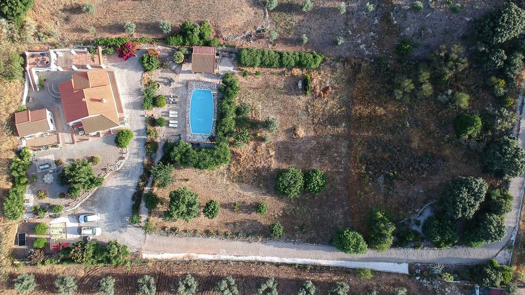 Property photo 3 of 10