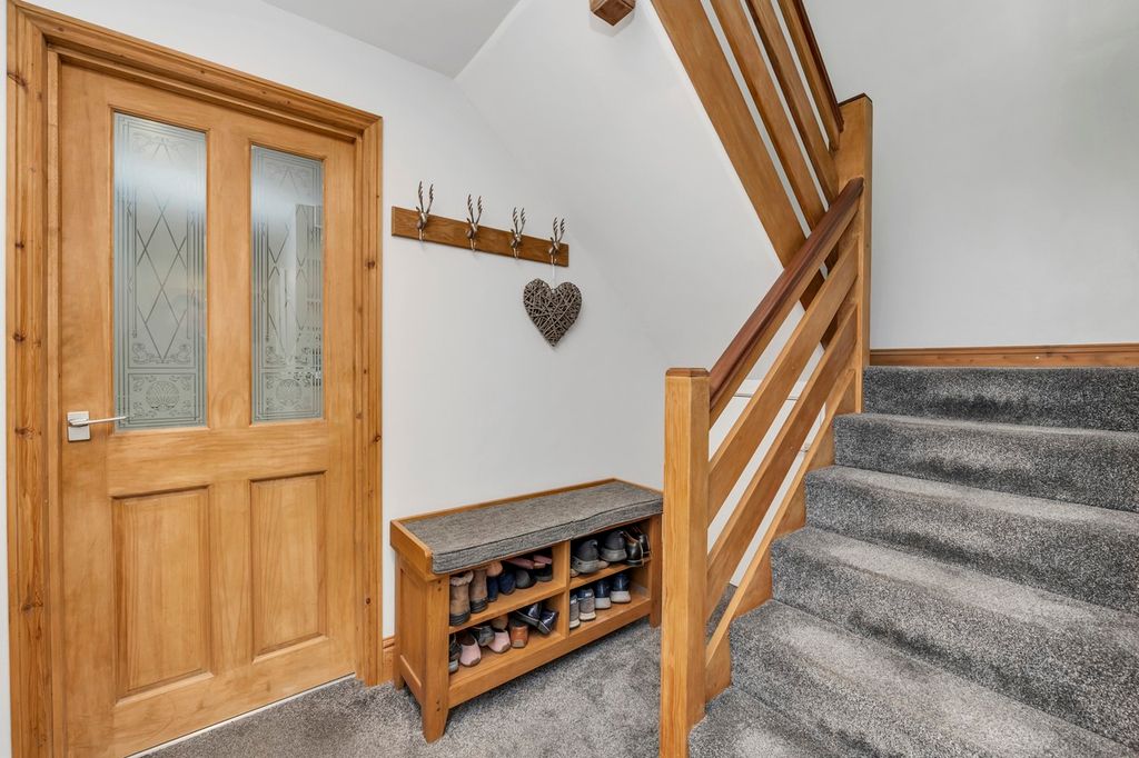 Property photo 2 of 26