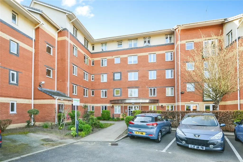 Apartment in Middlesbrough, Grove Hill - View 3