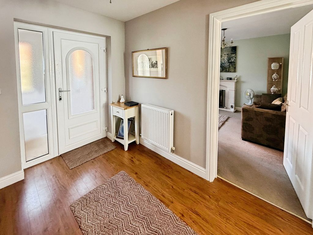 Property photo 2 of 28 Entrance Hall