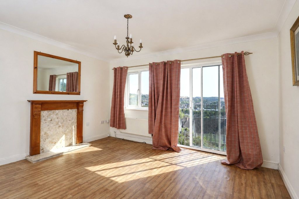 Property photo 2 of 13 Picture No. 03