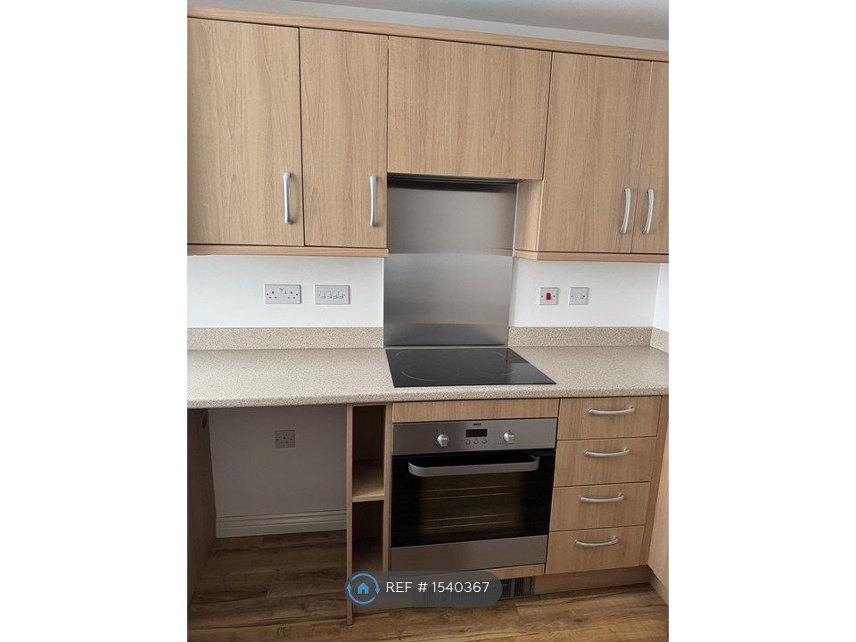 Property photo 3 of 12 Kitchen1