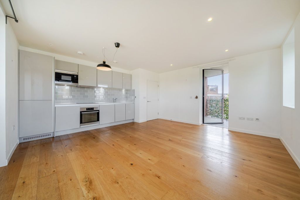 Property photo 2 of 10 Picture No. 21