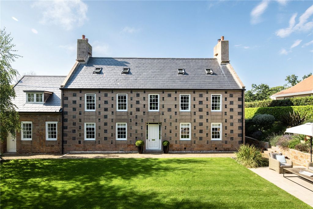 Property photo 2 of 23 External