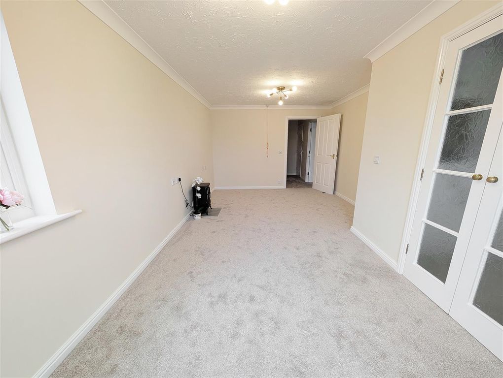 Property photo 2 of 11 Lounge2.Jpg