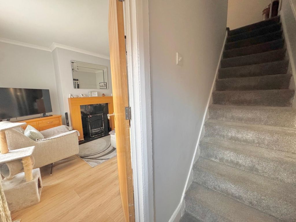 Property photo 2 of 16 99Ab80Da-546c-432E-97A1-5c3E86Ede706