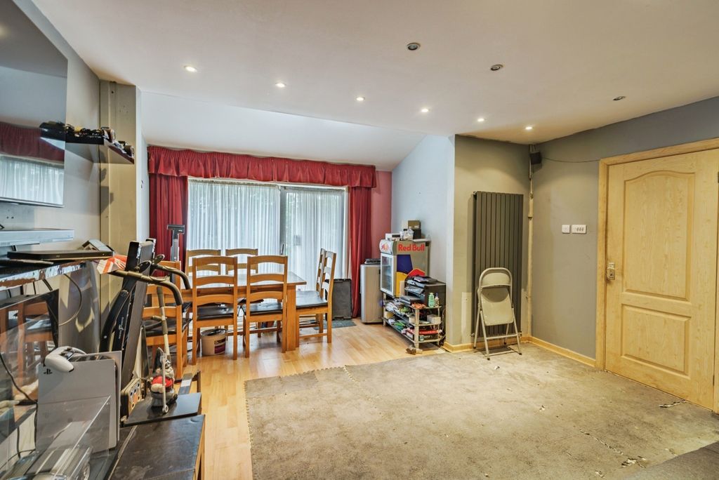 Property photo 2 of 26 Pbox-Img.Jpg