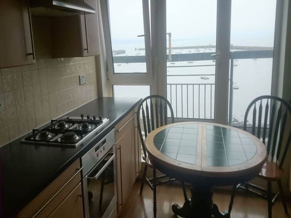 Property photo 2 of 9 Kitchen