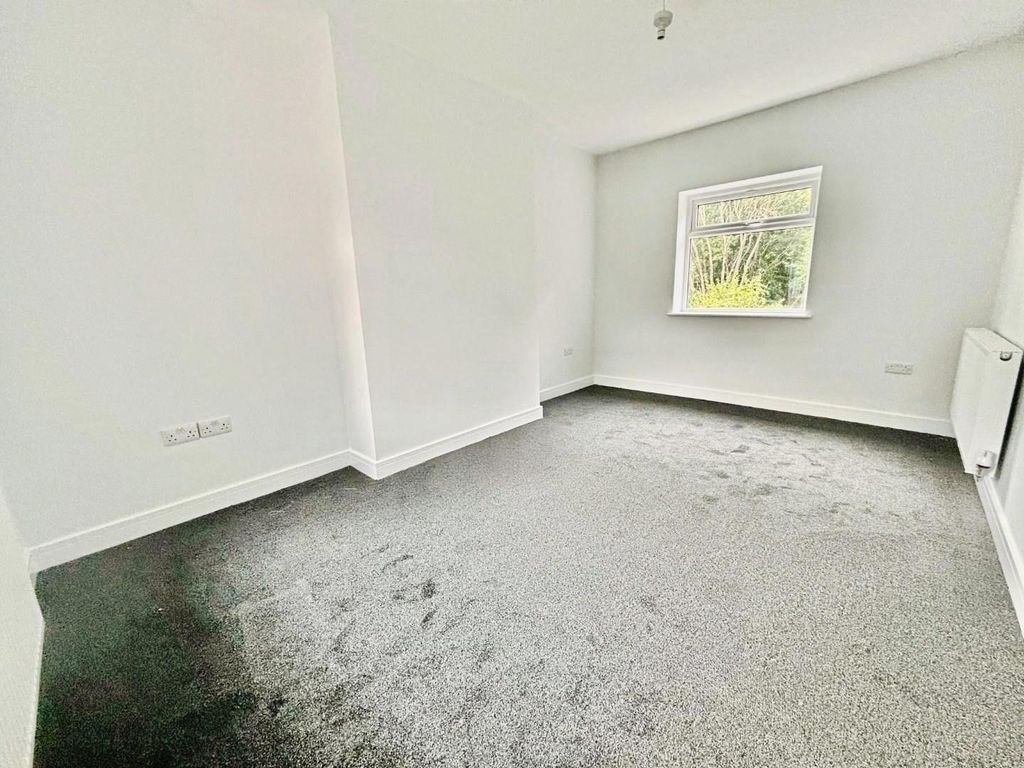Property photo 3 of 16 Pbox-Img.Jpg