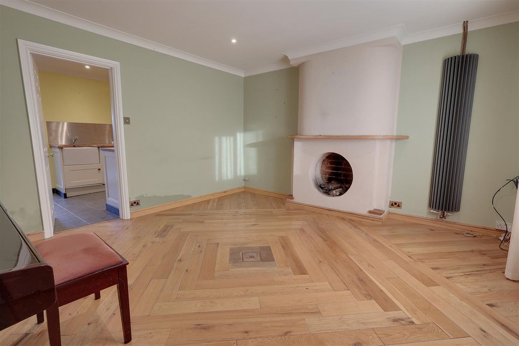 Property photo 2 of 13