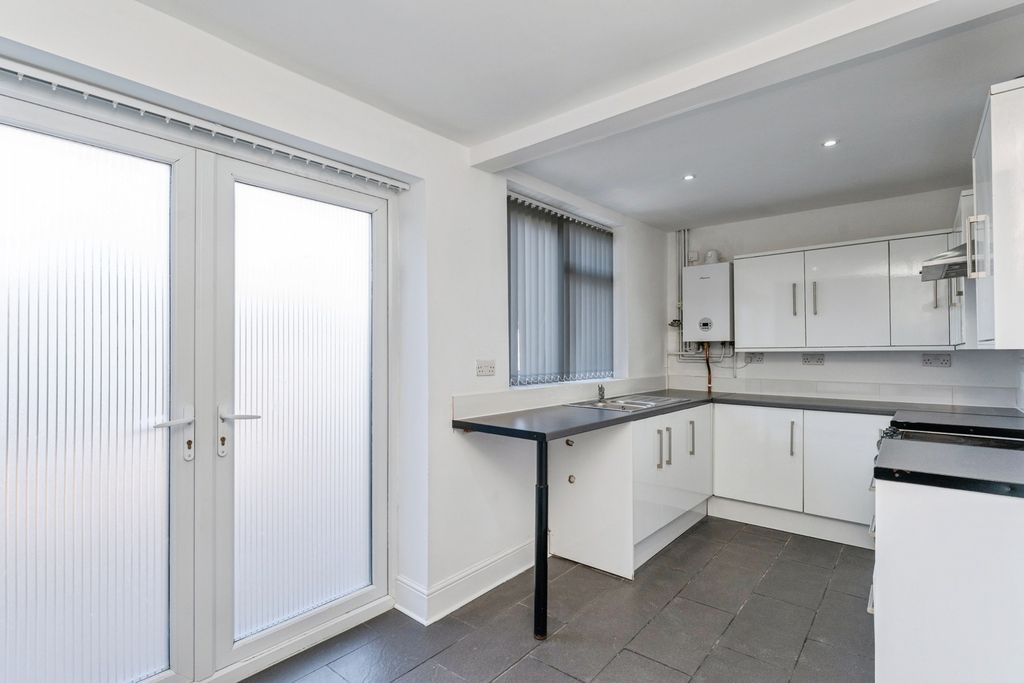 Property photo 3 of 16 Pbox-Img.Jpg