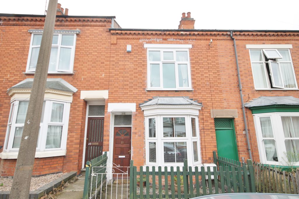 Property photo 1 of 12