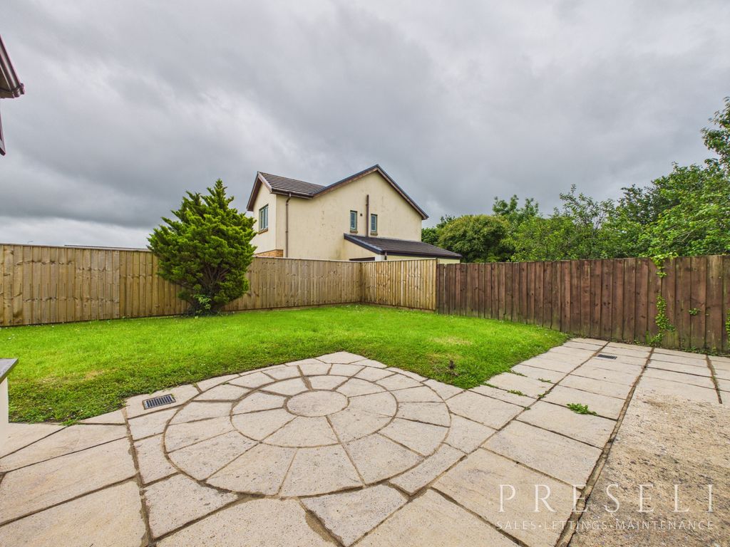 Property photo 3 of 16 Cam05119G0-Pr0097-Still018