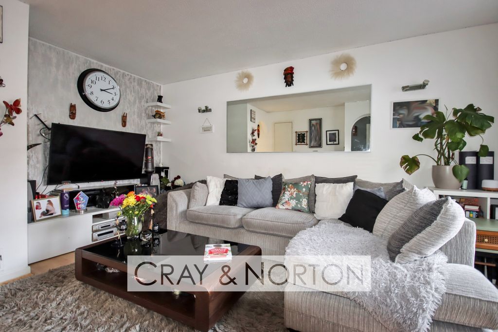 Property photo 2 of 7 Photo 6