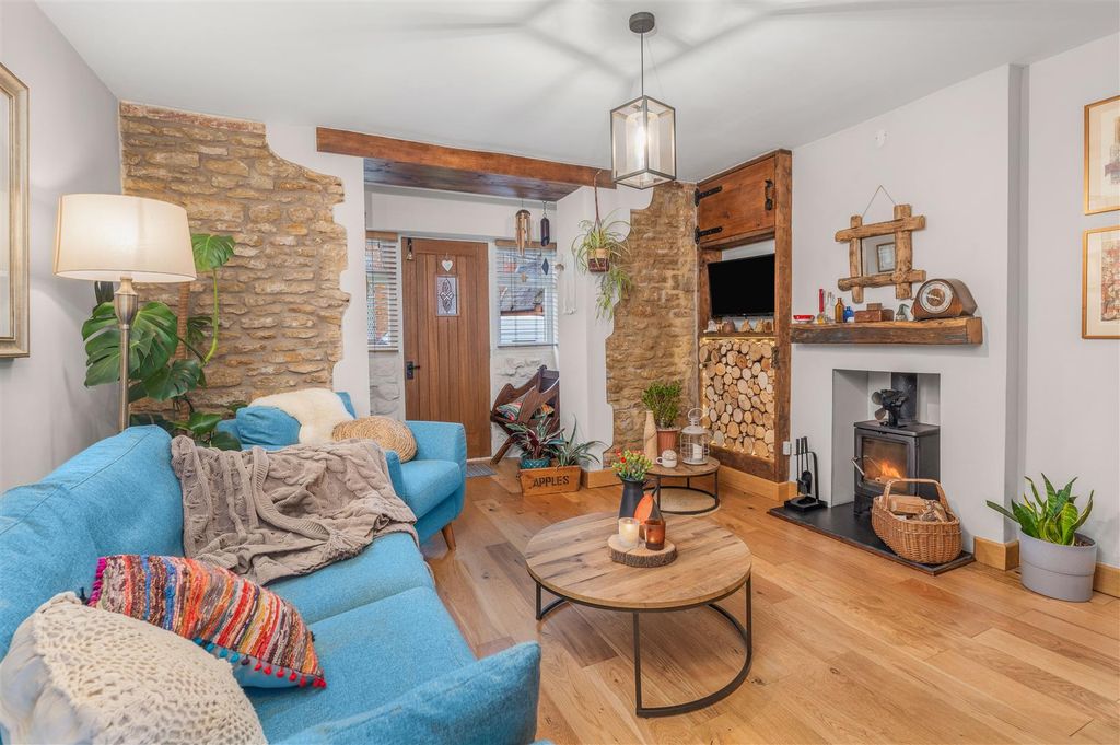 Property photo 2 of 14 34 Queens Street, Middleton Cheney-5.Jpg