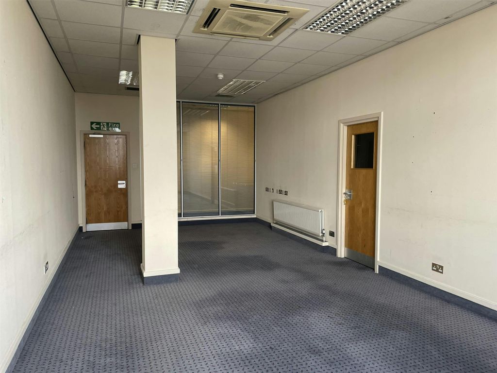 Property photo 3 of 5 Photo 4