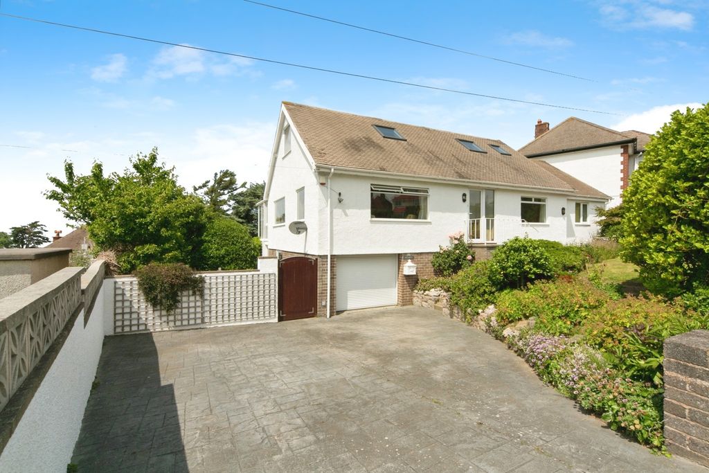 Property photo 1 of 18 Photo