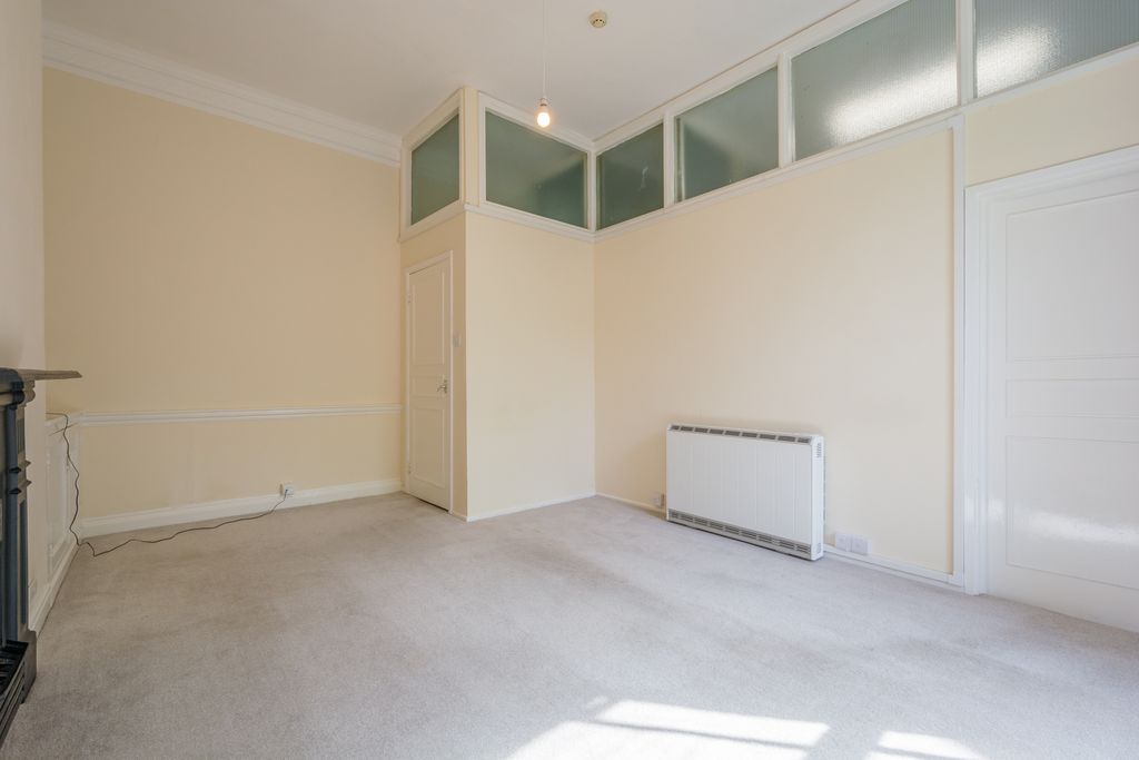 Property photo 3 of 16 1 Burlington Pl -5