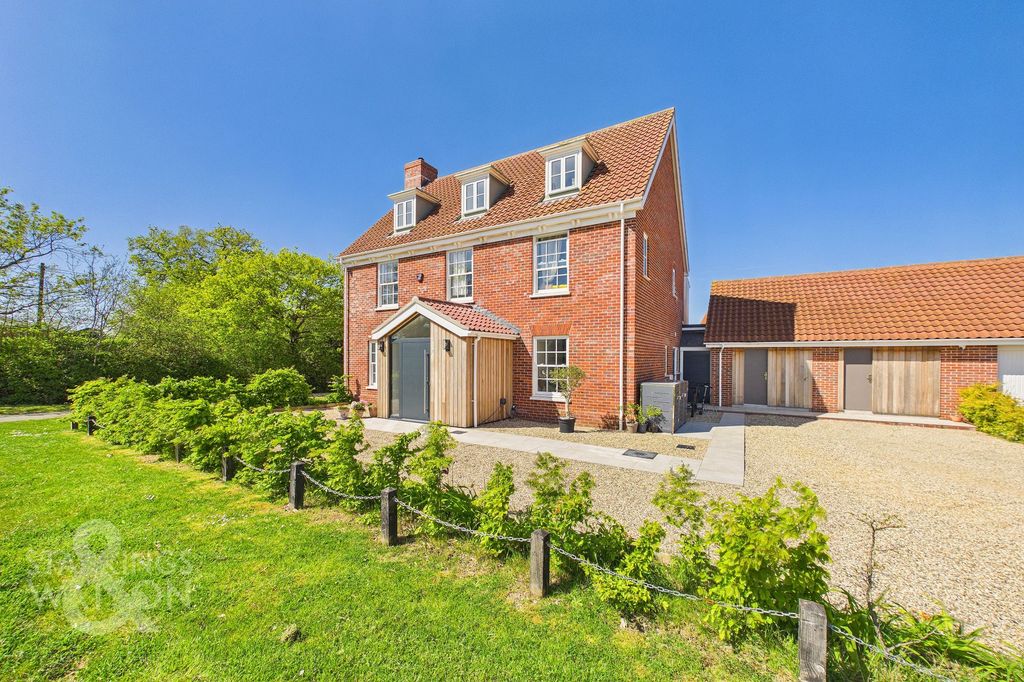 Property photo 1 of 53