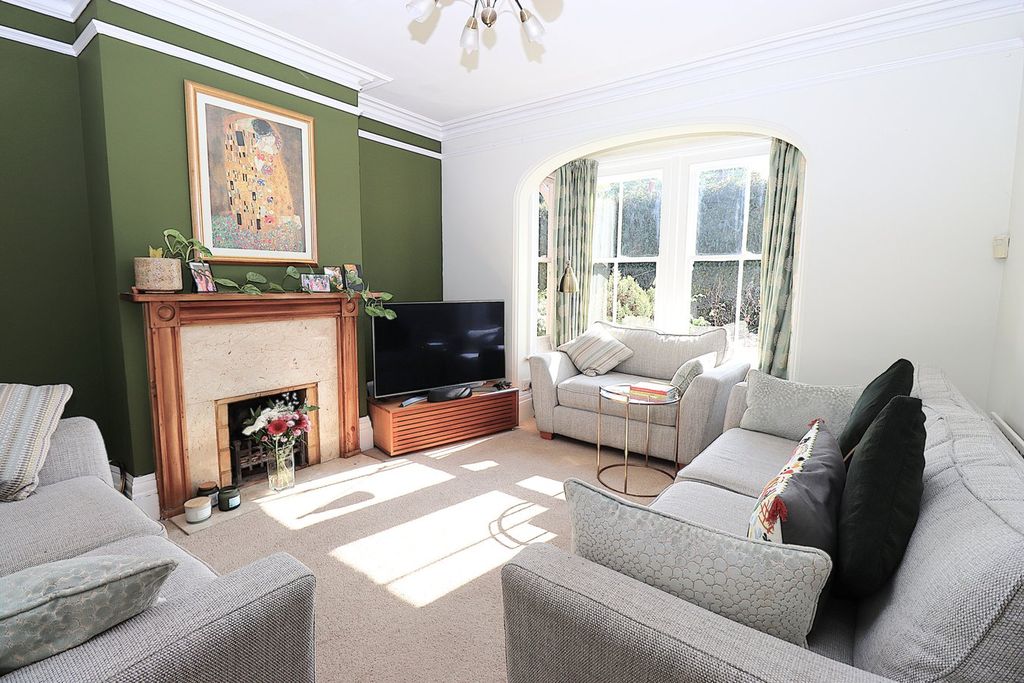 Property photo 2 of 16