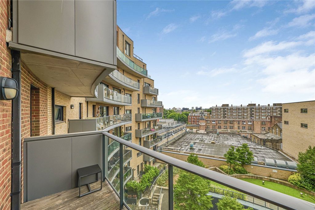 Property photo 3 of 12 Balcony