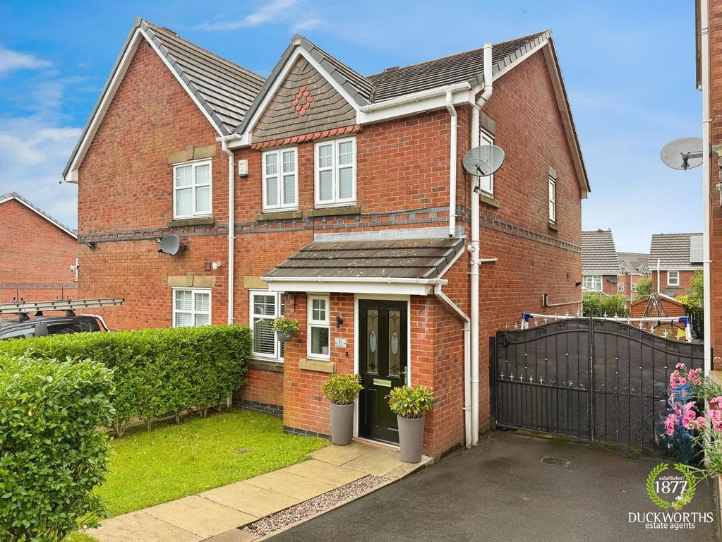 Property photo 1 of 32