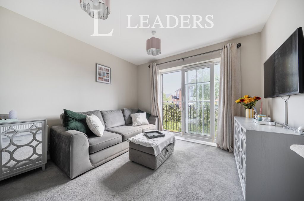 Property photo 2 of 22 44609981-4671-499...