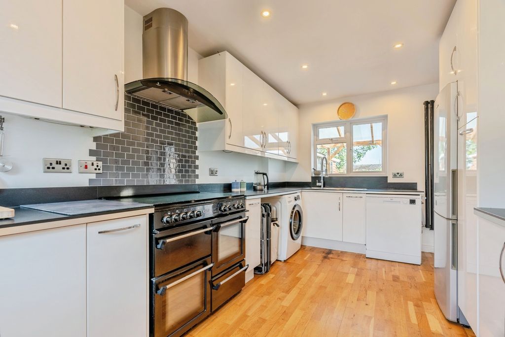 Property photo 2 of 28 Pbox-Img.Jpg