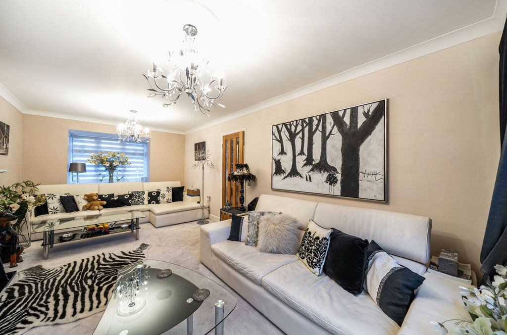 Property photo 3 of 23