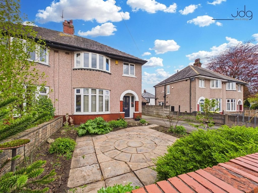 Property photo 1 of 15 Welcome To Barley Cop Lane