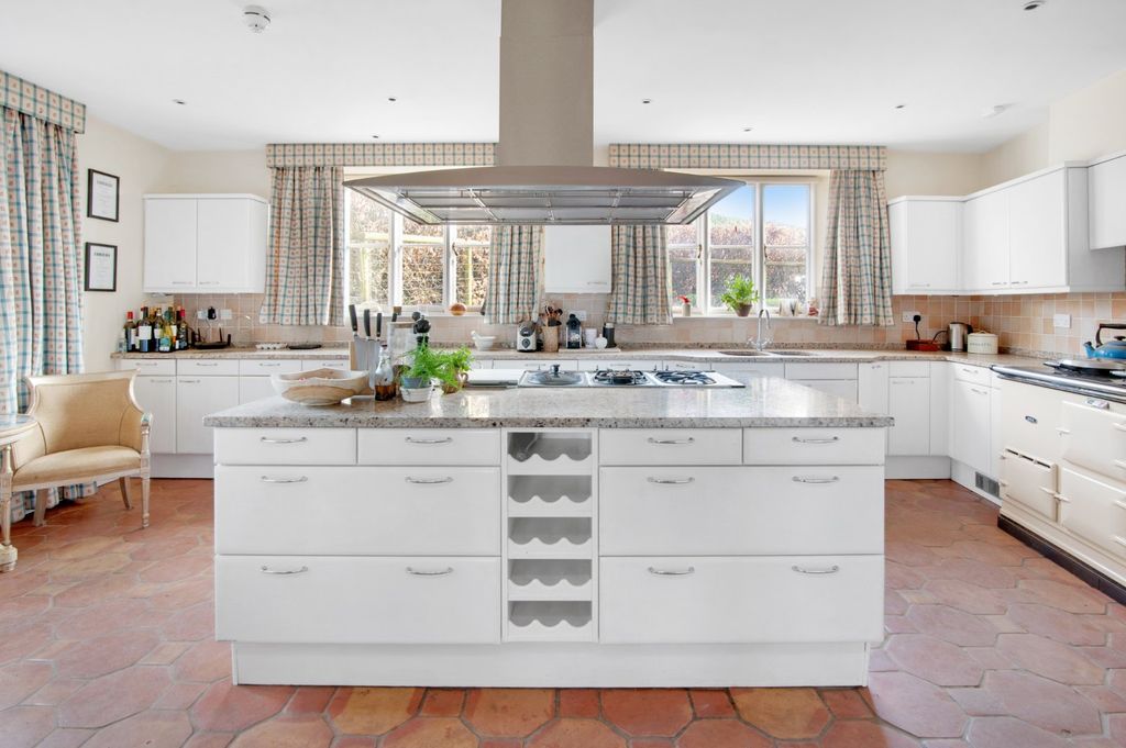 Property photo 3 of 16 Picture No. 24