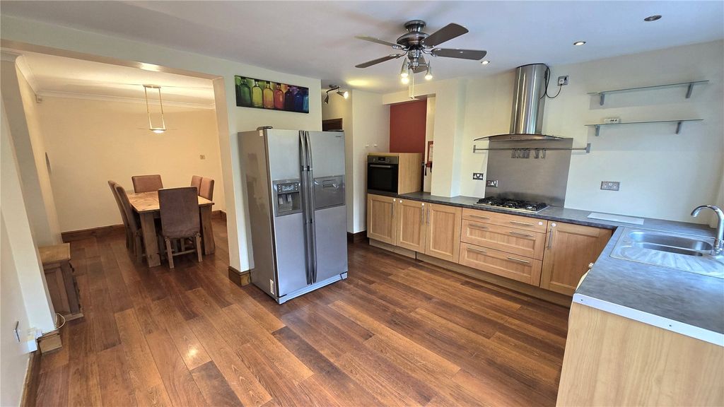 Property photo 3 of 21 Picture No. 23