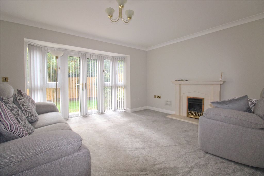 Property photo 3 of 17 Picture No. 02