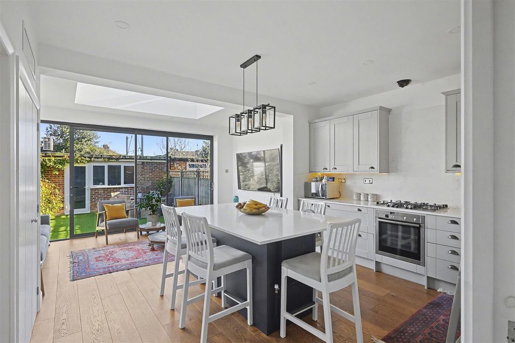 Property photo 3 of 53 Lynmouth_23.Jpg